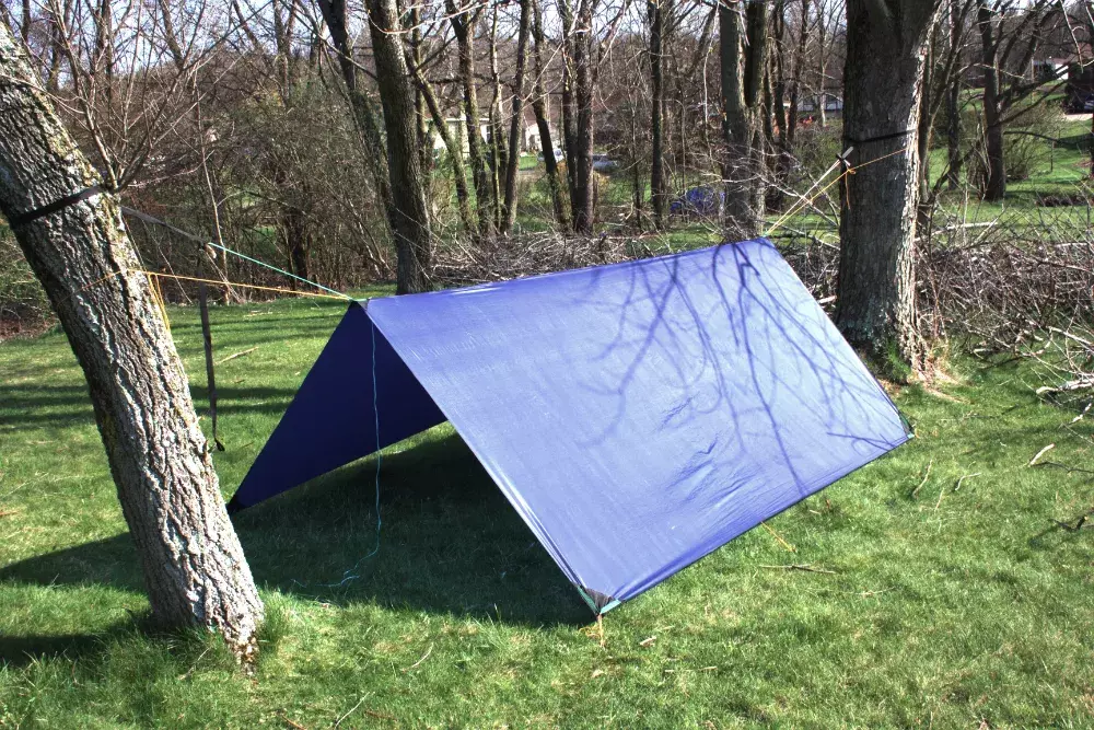 Bild eines DIY-Tarps für das Ultraleicht-Trekking